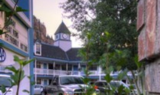 Ouray Victorian Inn Exterior
