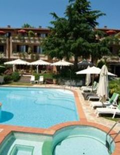 Relais Santa Chiara Hotel