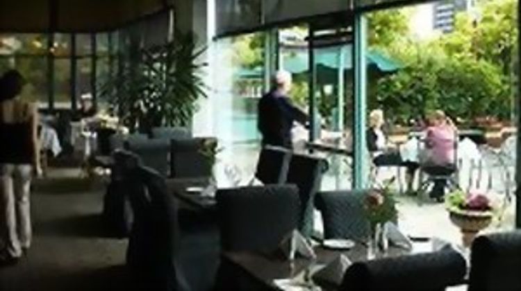 Executive Hotel Burnaby Restaurant