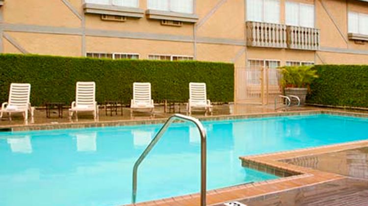 Folk Inn Ontario Airport Pool