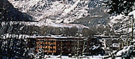 The Ice House Lodge & Condominiums Exterior