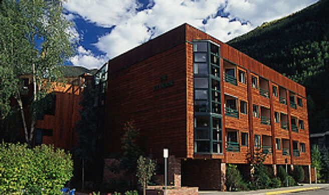 The Ice House Lodge & Condominiums Exterior