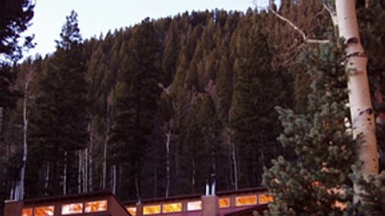 <b>Taos Mountain Lodge Exterior</b>