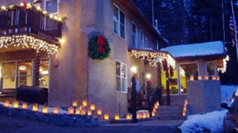 <b>Taos Mountain Lodge Exterior</b>