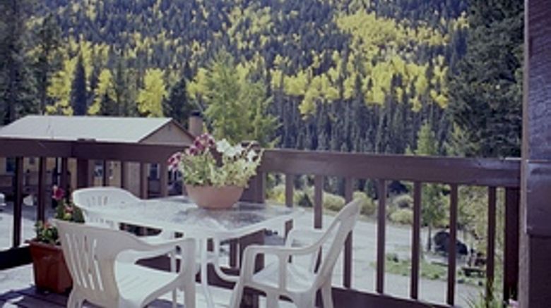 <b>Taos Mountain Lodge Suite</b>