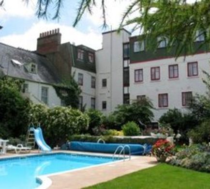 Sarum Hotel Pool