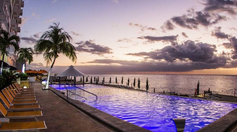 <b>Coral Princess Hotel & Resort Pool</b>