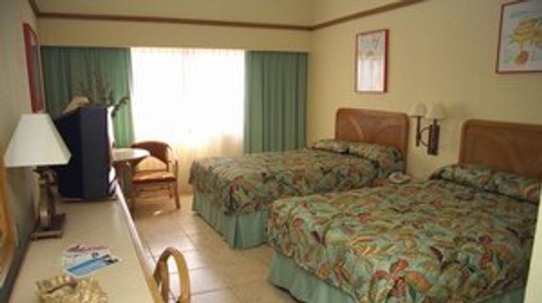 <b>San Carlos Plaza Hotel Room</b> <b>San Carlos Plaza Hotel Room</b>