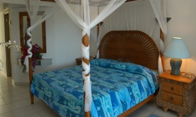 La Playa Orient Bay Room