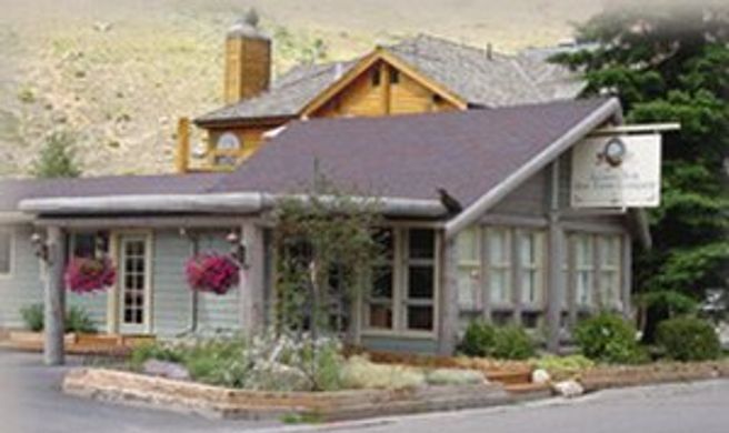 Miller Park Lodge Exterior