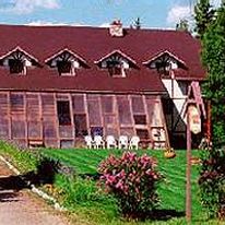 7 Gables Inn & Suites