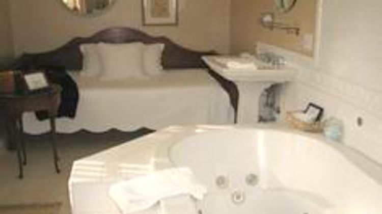 The Channel Road Inn Suite