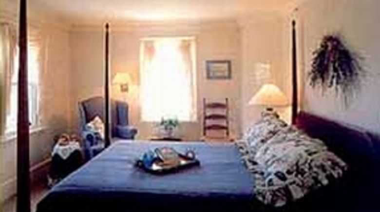 <b>Five Gables Inn Room</b>