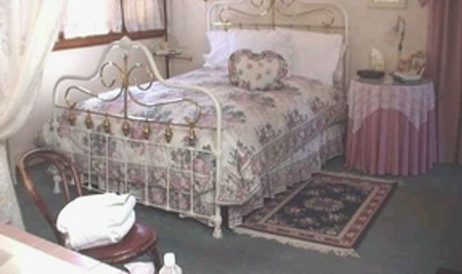 Castle Marne B&B Room