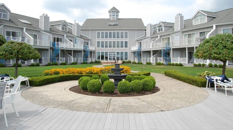 Culver Cove Lakeside Condominiums Exterior