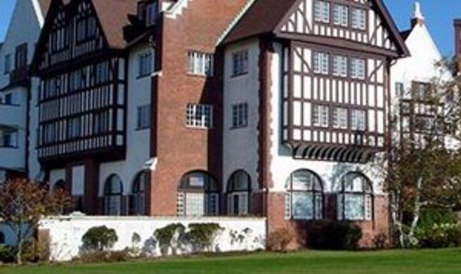Montauk Manor Exterior