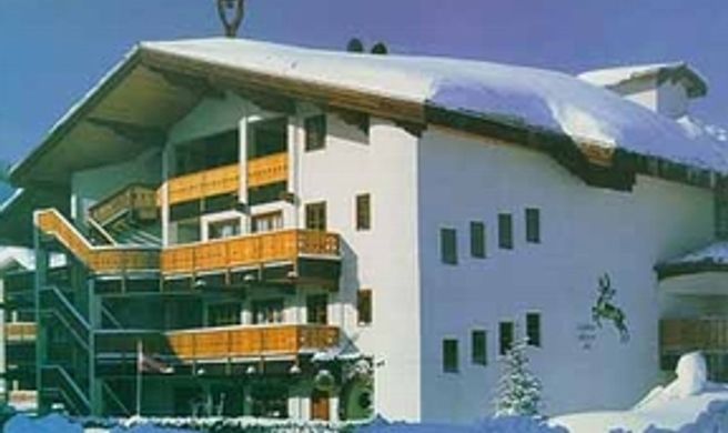 Goldener Hirsch Exterior