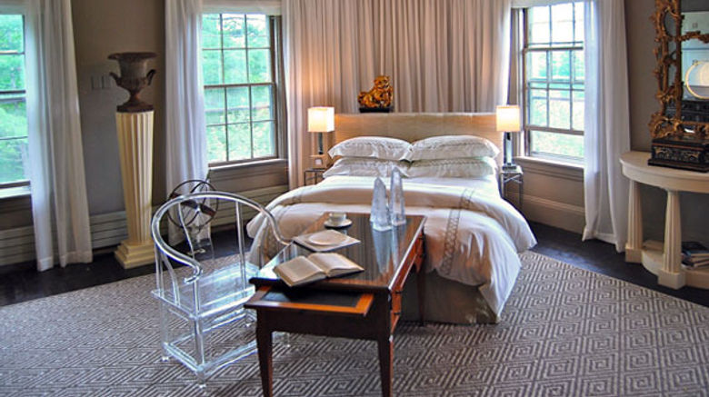<b>Windsor Mansion Inn Suite</b>