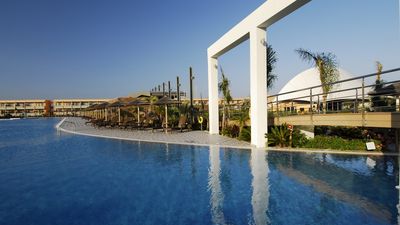 Oceanis Beach & Spa Resort
