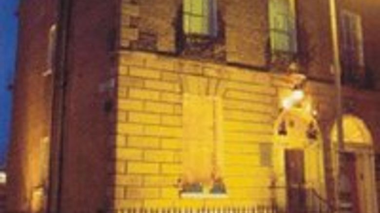<b>Fitzwilliam Townhouse Exterior</b>