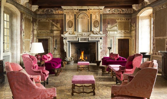 Chateau de Bagnols Lobby