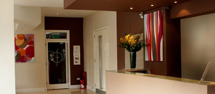 Raglan Hotel Lobby