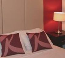 Raglan Hotel Room