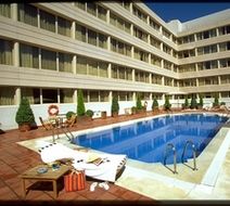 Pullman Madrid Airport & Feria Pool