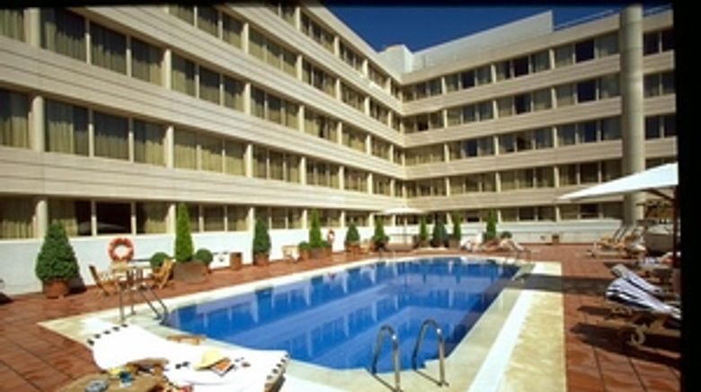 <b>Pullman Madrid Airport & Feria Pool</b> <b>Pullman Madrid Airport & Feria Pool</b>