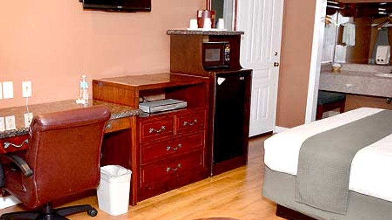 <b>Dynasty Suites Hotel Riverside Suite</b>