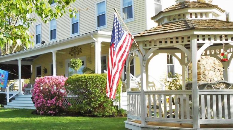 Lakeview Inn Exterior