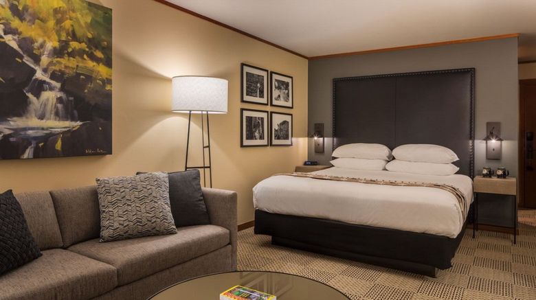 <b>Skamania Lodge Room</b>