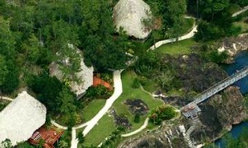 Blancaneaux Lodge