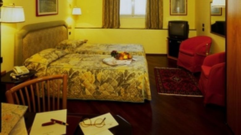 <b>Regina Hotel Room</b>