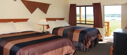 Arrowwood Cedar Shore Resort Room