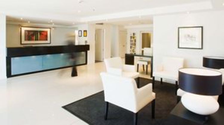 Chateau Marlborough Lobby