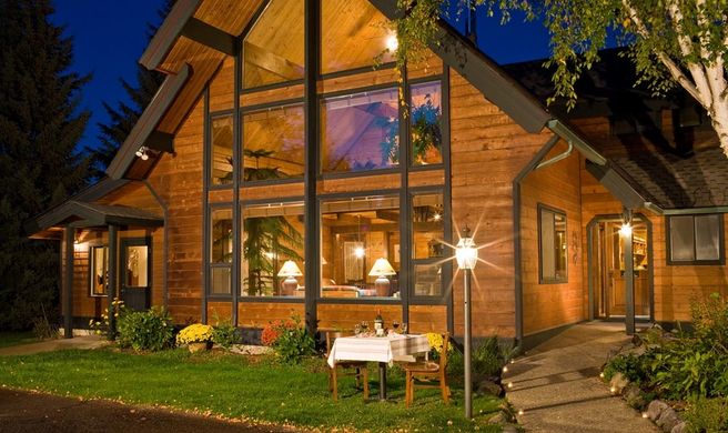 Good Medicine Lodge Exterior