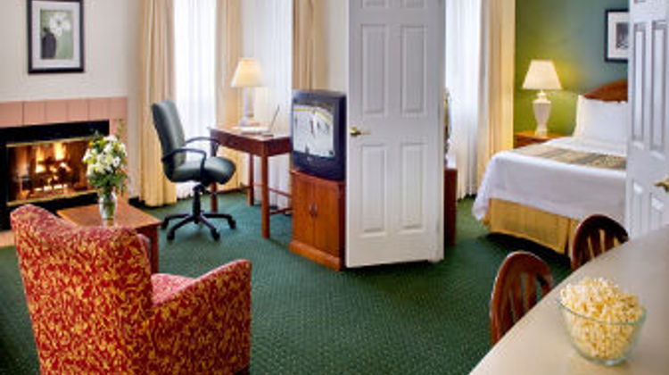 Hawthorn Suites Philadelphia Airport Suite