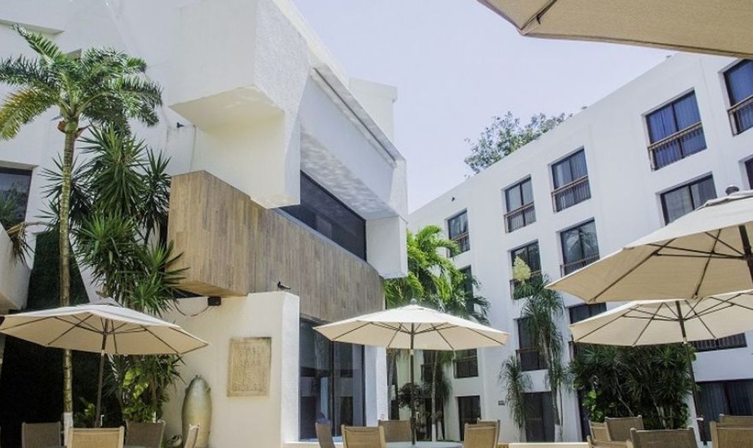 Capital Plaza Hotel Exterior