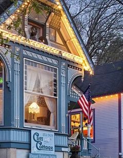 Cliff Cottage Inn Luxury B&B Suites
