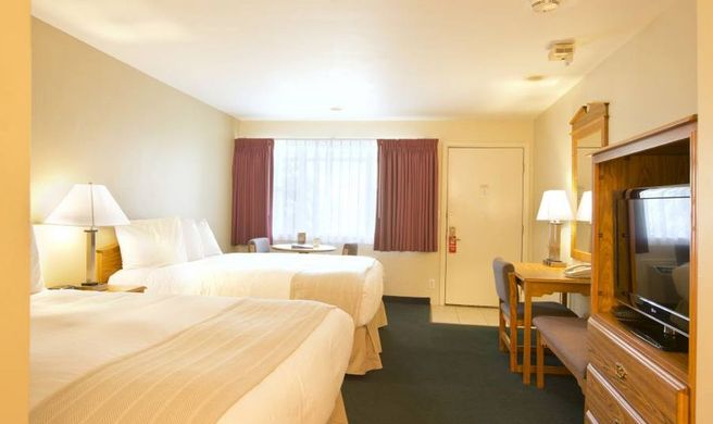 Hanging Lake Inn Room