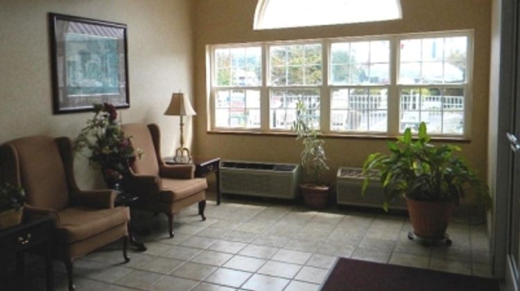Guest Inn Pigeon Forge Lobby