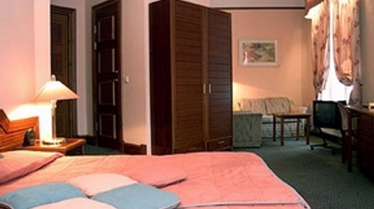 Hotel Victoria Room