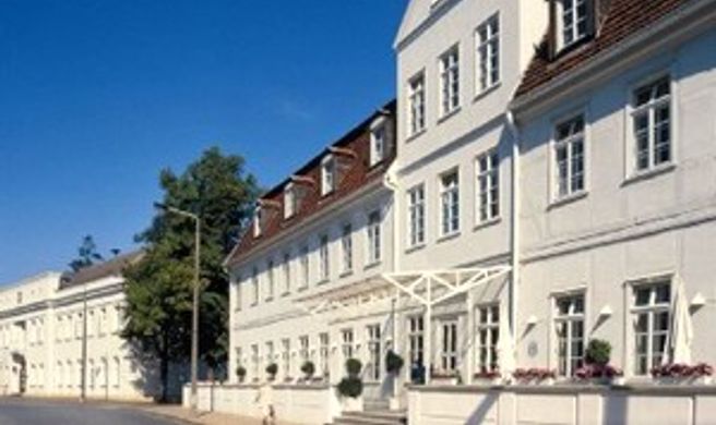 Hotel Friedrich Franz Palais Exterior