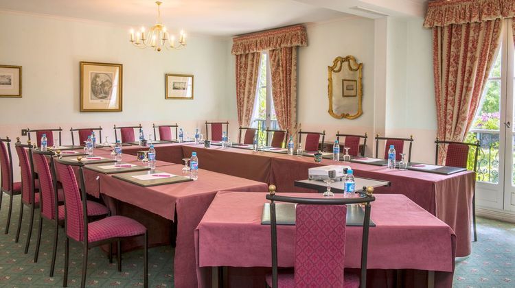 Le Manoir de Gressy Meeting