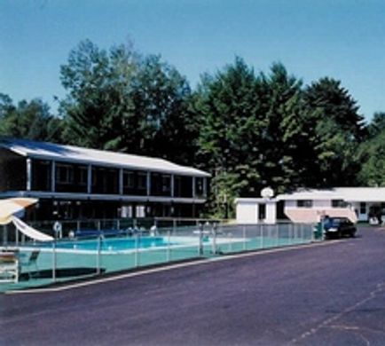 Copper Country Inn Pool