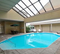 Motel 6 Columbus OSU North Pool