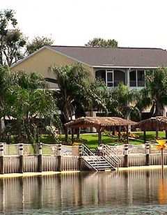 Lake Roy Beach Inn