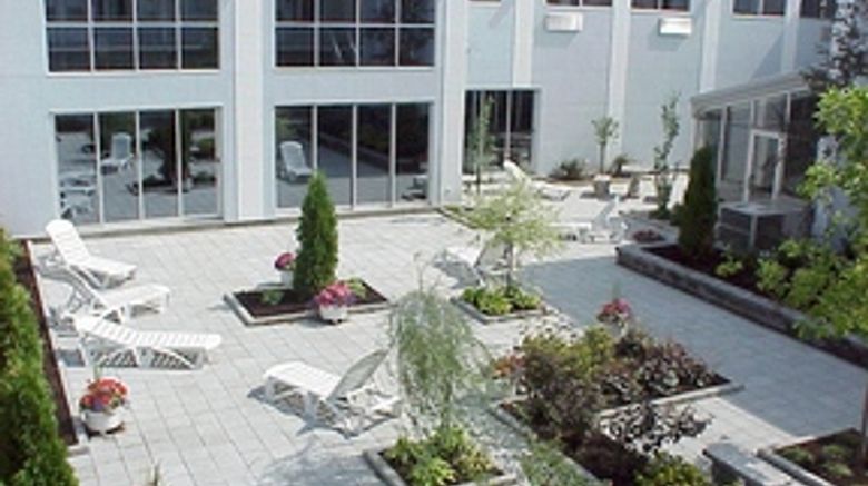 Le Dauphin Hotel et Suites Pool