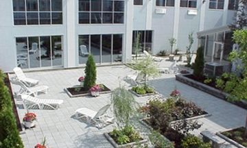Le Dauphin Hotel et Suites